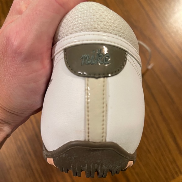 Women’s Nike golf shoes size 9 - Picture 9 of 14